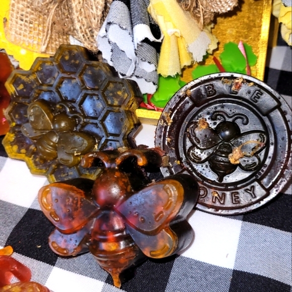 Honey 🍯 Bee 🐝 Bundle Unisex Vegan Glycerin Soap 🧼 - Picture 11 of 14